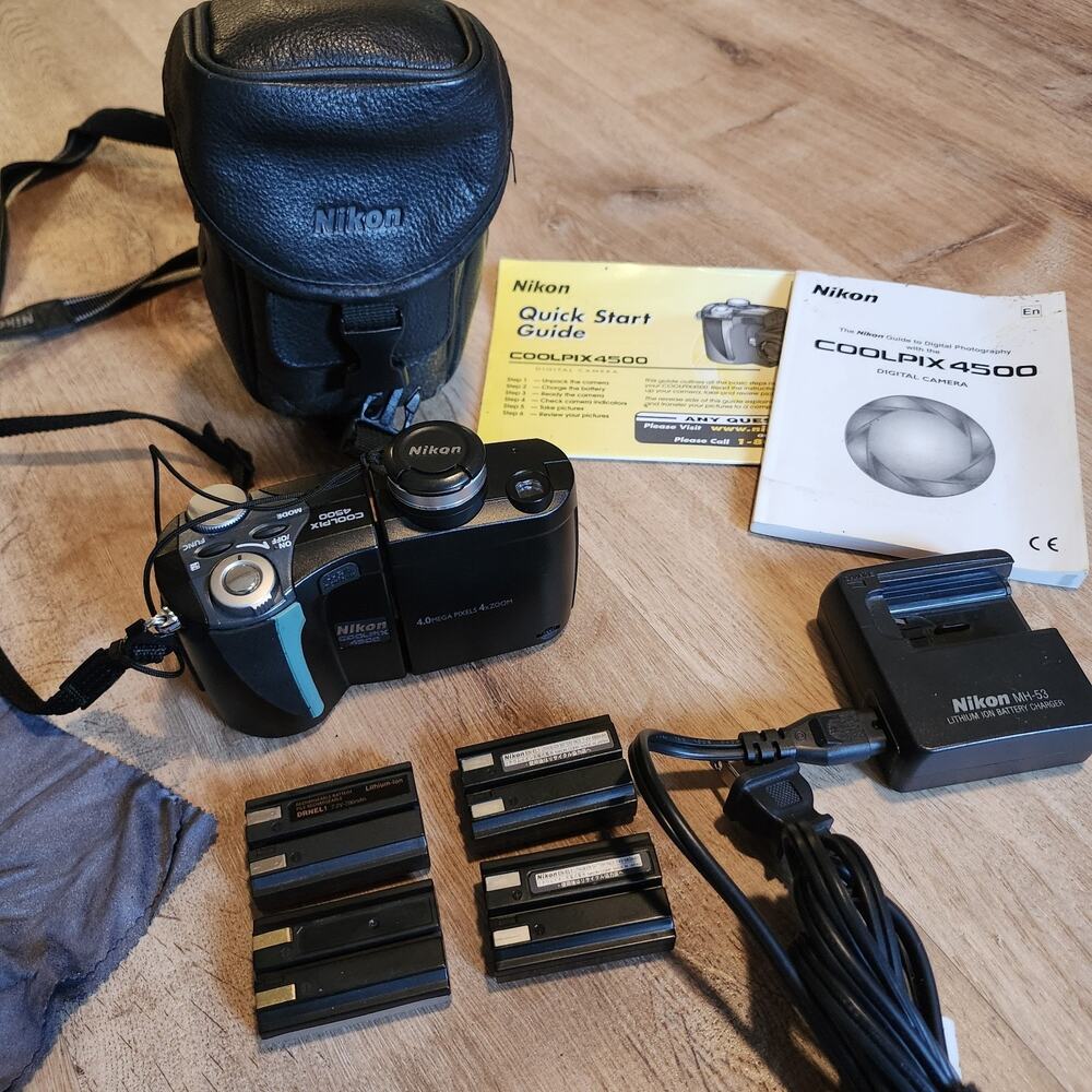 Nikon COOLPIX 4500 Compact Digital Camera 4 Battery Charger Memory Tested Japan